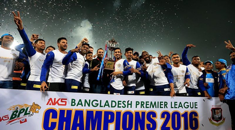 Dhaka Dynamites Players with the Trophy (@Facebook/BPL - Bangladesh Premier League)