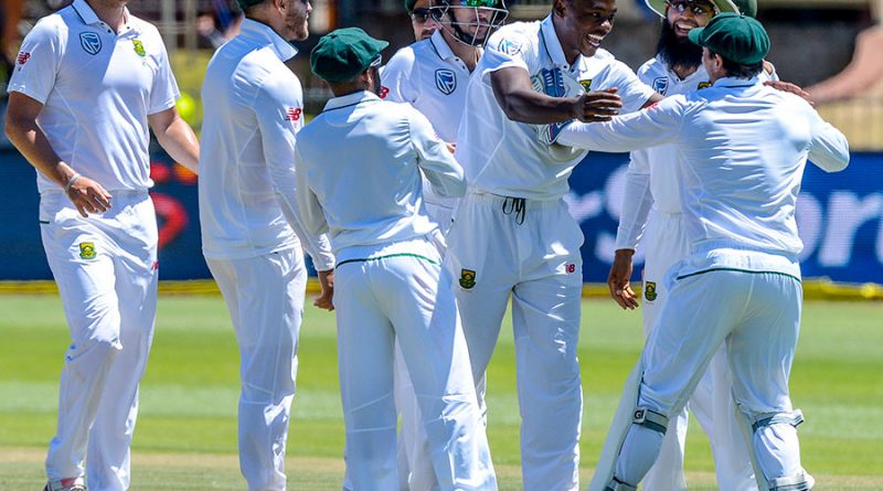 South Africa celebrate Kagiso Rabada's dismissal of Dushmantha Chameera, South Africa v Sri Lanka, 1st Test, Port Elizabeth, 5th day, December 30, 2016 ©Getty Images