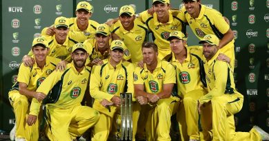 The Australian team pose after completing a 4-1 series win against Pakistan, Australia v Pakistan, 5th ODI, Adelaide, January 26, 2017 ©Getty Images
