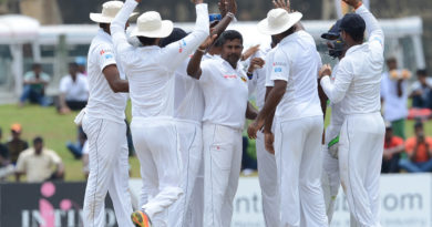 Rangana Herath celebrates with his team-mates after dismissing Liton Das, Sri Lanka v Bangladesh, 1st Test, Galle, 5th day, March 11, 2017 ©AFP