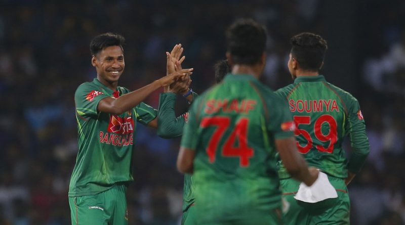 Musfatizur picked up two wickets in two balls, Sri Lanka v Bangladesh, 2nd T20I, Colombo, April 6, 2017 ©Associated Press