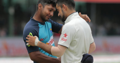Kumar Sangakkara greets Virat Kohli after the match, Sri Lanka v India, 2nd Test, P Sara Oval, Colombo, 5th day, August 24, 2015 ©Associated Press