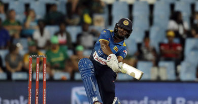Asela Gunaratne switch-hits on the way to his maiden ODI hundred © Associated Press