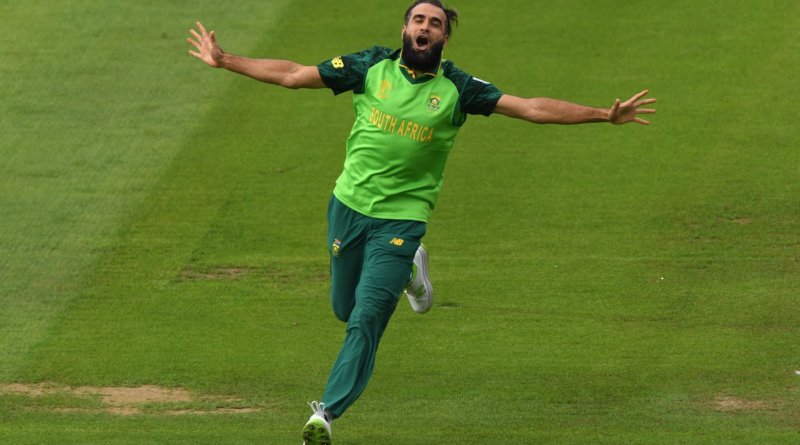 Imran Tahir celebrates after bowling Noor Ali Zadran © Getty Images