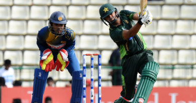 Azhar Ali launches one down the ground © AFP