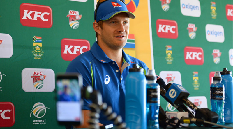 Shane Watson fields questions at a press conference © Getty Images