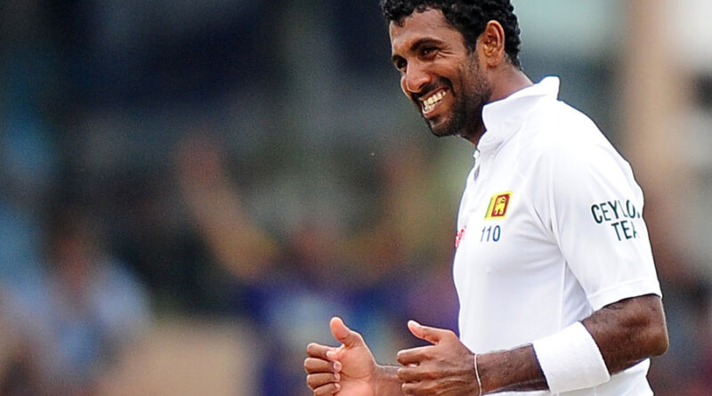 Dhammika Prasad provided two early breakthroughs, Sri Lanka v Pakistan, 2nd Test, Colombo, 4th day, August 17, 2014 ©AFP