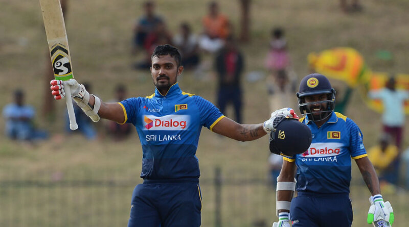 Danushka Gunathilaka acknowledges the applause after getting to his century, Sri Lanka v Zimbabwe, 3rd ODI, Hambantota, July 6, 2017 ©AFP