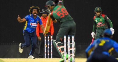 Lasith Malinga roars after nailing a yorker, Sri Lanka v Bangladesh, 1st ODI, Colombo © AFP