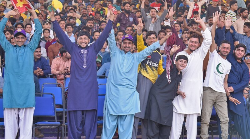 A selection of joyous fans in the crowd, Peshawar Zalmi v Quetta Gladiators, Pakistan Super League, Karachi, February 22, 2020 ©Pakistan Super League