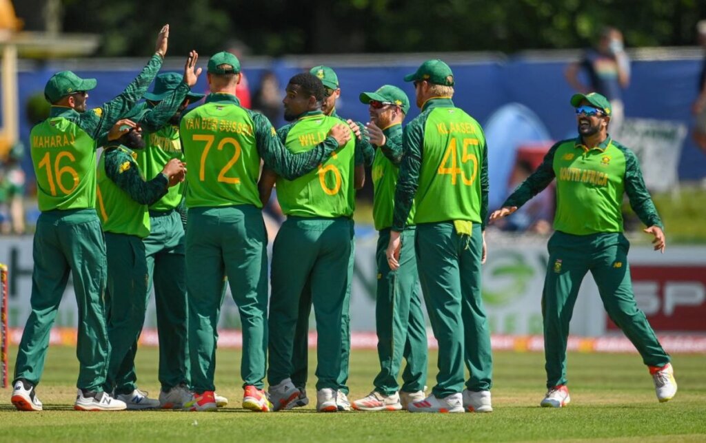 Lizaad Williams celebrates with this team-mates after getting a wicket first ball on debut • Jul 16, 2021 © Sportsfile via Getty Images