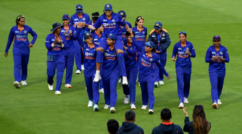 A last goodbye to Jhulan Goswami's fans, on the shoulders of her team-mates•Sep 24, 2022•ECB/Getty Images