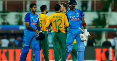 Suryakumar Yadav and KL Rahul have a post-match handshake with the South African players•Sep 28, 2022•BCCI