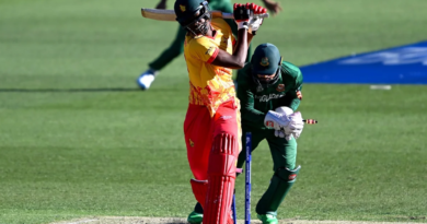 Blessing Muzarabani gets another life as Nurul Hasan's gloves were in front of the stumps•Oct 30, 2022•Getty Images