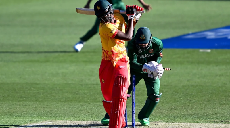 Blessing Muzarabani gets another life as Nurul Hasan's gloves were in front of the stumps•Oct 30, 2022•Getty Images