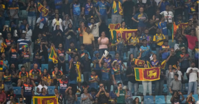 Sri Lanka fans cheer for their team•Sep 11, 2022•Associated Press