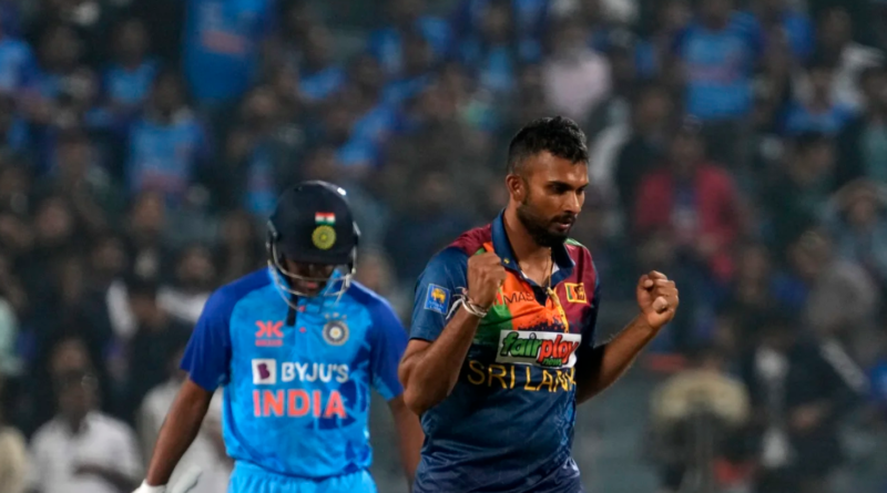 Dasun Shanaka dismissed Axar Patel in the final over to seal the match•Jan 05, 2023•Associated Press