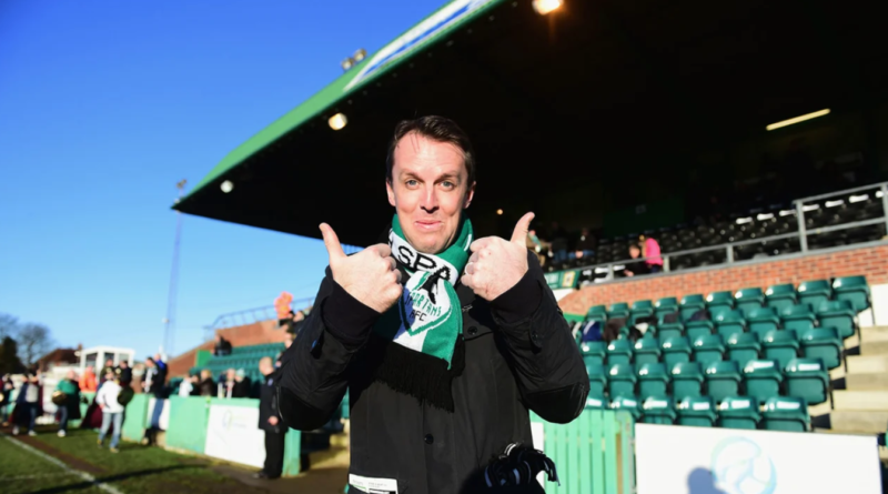 Graeme Swann at a FA Cup match between Blyth Spartans and Birmingham City at Croft Park •Jan 03, 2015•Getty Images