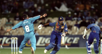 Darren Gough and Roshan Mahanama tussle as Sri Lanka look to steal a run•Jan 23, 1999•Getty Images