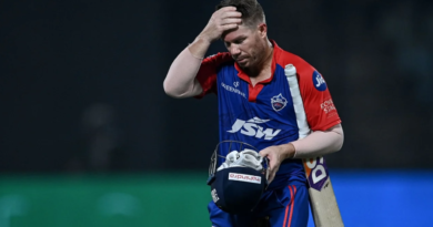 A dejected David Warner walks off after his 27-ball 54•May 13, 2023•AFP/Getty Images