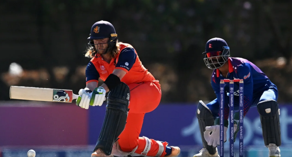Max O'Dowd gets down to paddle one away•Jun 24, 2023•ICC/Getty Images