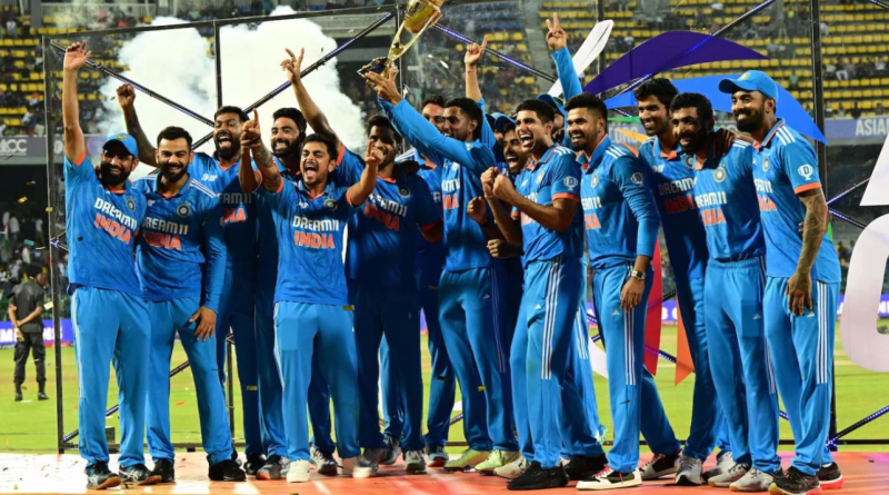 Job done, it's time to celebrate - India with their eighth Asia Cup trophy•Sep 17, 2023•AFP/Getty Images
