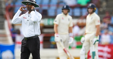 Kumar Dharmasena signals that he can't hear the TV umpire •Feb 11, 2019•Randy Brooks/AFP/Getty Images