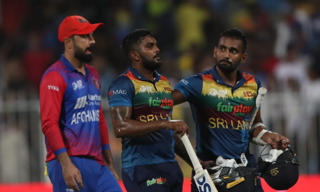 Wanindu Hasaranga and Chamika Karunaratne put the finishing touches on Sri Lanka's win•Sep 03, 2022•AFP/Getty Images