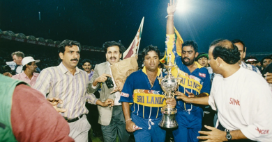 Arjuna Ranatunga and Asanka Gurusinha celebrate after winning the World Cup•Mar 17, 1996•Getty Images